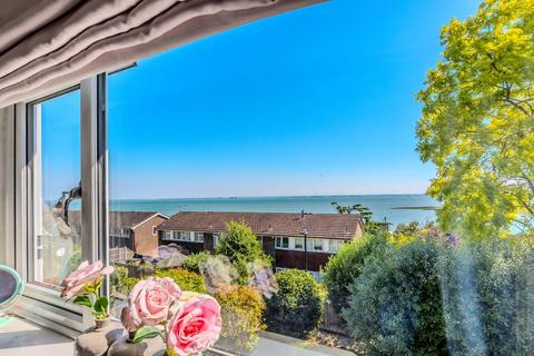 2 bedroom flat for sale, Laurel Close, Leigh-On-Sea SS9