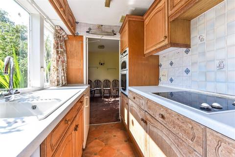 7 Brookside, Runcton, Chichester, PO20 1PX