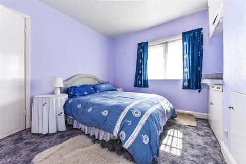 7 Brookside, Runcton, Chichester, PO20 1PX