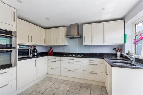 141 Camborne Road, Morden, SM4 4JN