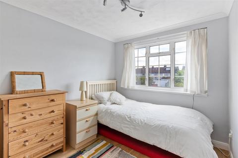 141 Camborne Road, Morden, SM4 4JN