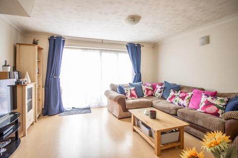 6 Watkins Way, Shoeburyness, Southend-on-sea, SS3 9NX