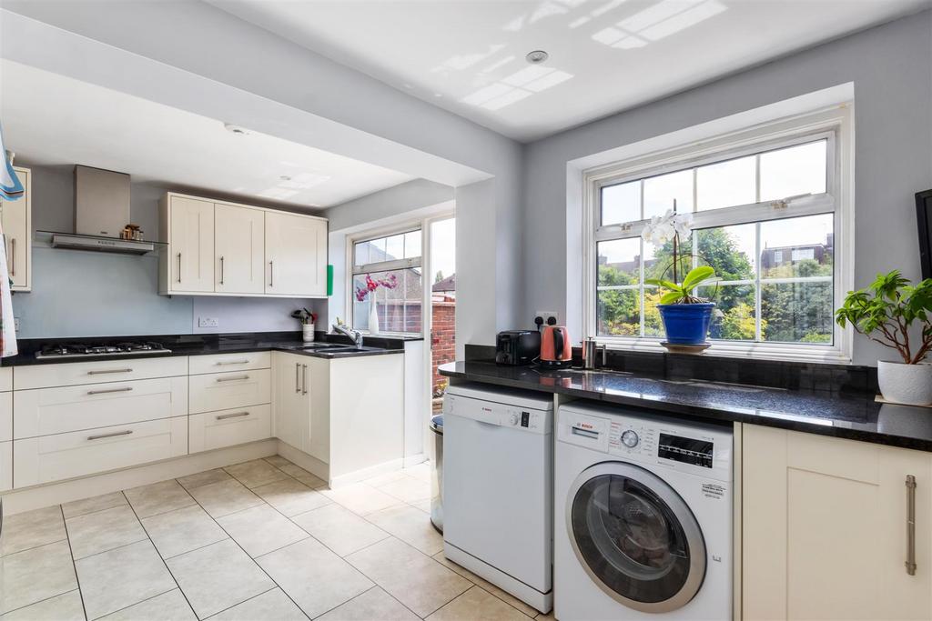 Camborne Road, Morden SM4 5 bed end of terrace house for sale £799,950