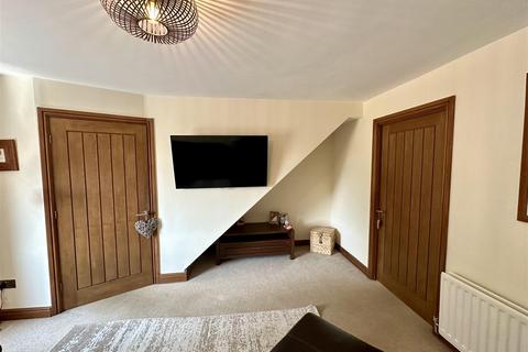 49 Amiens Close, Darlington, DL3 0UL