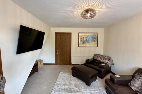 49 Amiens Close, Darlington, DL3 0UL