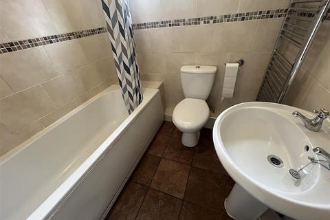 2 bedroom end of terrace house for sale, Hollins Street, Springhead, Oldham