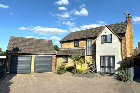 17 Lockwood Close, Northampton, NN2 7SS