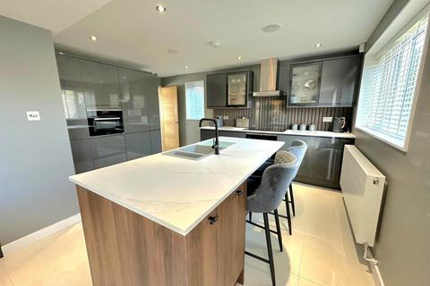 17 Lockwood Close, Northampton, NN2 7SS