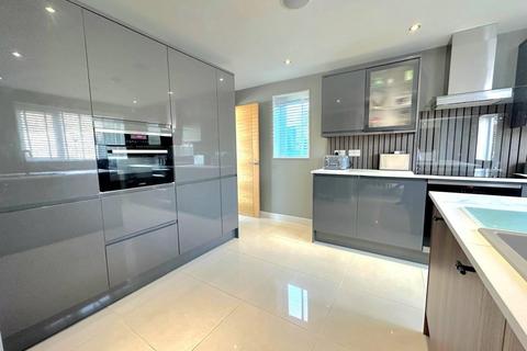17 Lockwood Close, Northampton, NN2 7SS