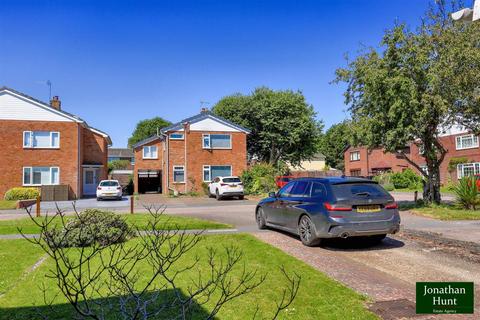 3 bedroom semi-detached house for sale, Monks Walk, Buntingford SG9