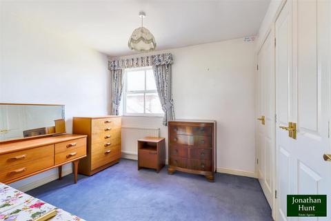 11 Peasmead, Buntingford, SG9 9SF