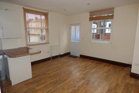 1 bedroom flat to rent, Derby Road, Stapleford. NG9 7BG