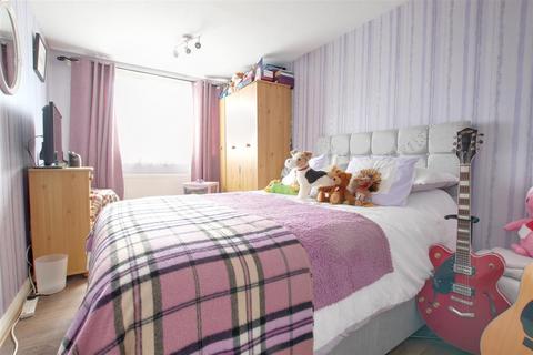 31 Beech Close, Sproatley, Hull, HU11 4XB