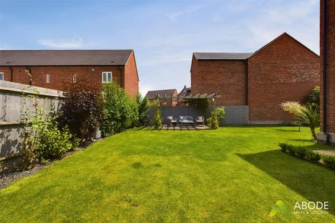 4 bedroom detached house for sale, Primrose Drive, Burton-On-Trent DE13