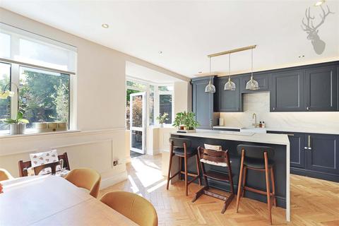 16 Beresford Road, London, E4 6ED