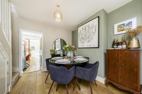 165 Staines Road, Twickenham, TW2 5BB