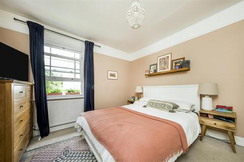 165 Staines Road, Twickenham, TW2 5BB