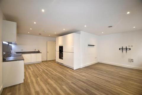 1 bedroom apartment to rent, Frazer Nash Close, Isleworth