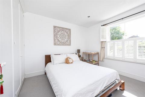 4 Cornwall Road, Twickenham, TW1 3LS