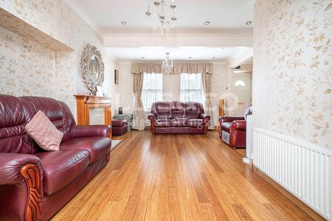 81 Kenmore Road, Harrow, HA3 9EY
