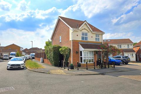 3 bedroom detached house for sale, Challinor, Harlow CM17