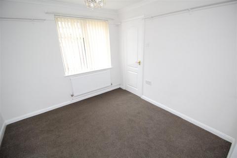 3 bedroom house to rent, Hall Lane, Brentwood