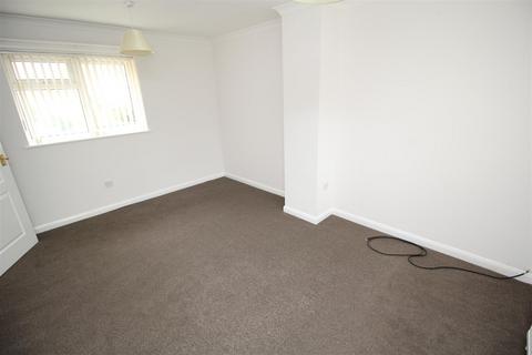 3 bedroom house to rent, Hall Lane, Brentwood