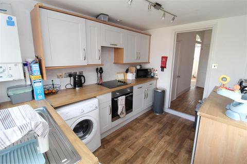 3 bedroom terraced house to rent, Commins Road, Exeter