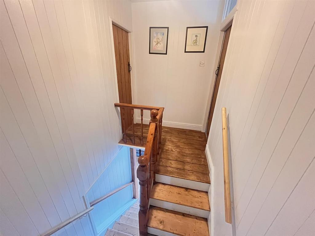 First floor   front landing