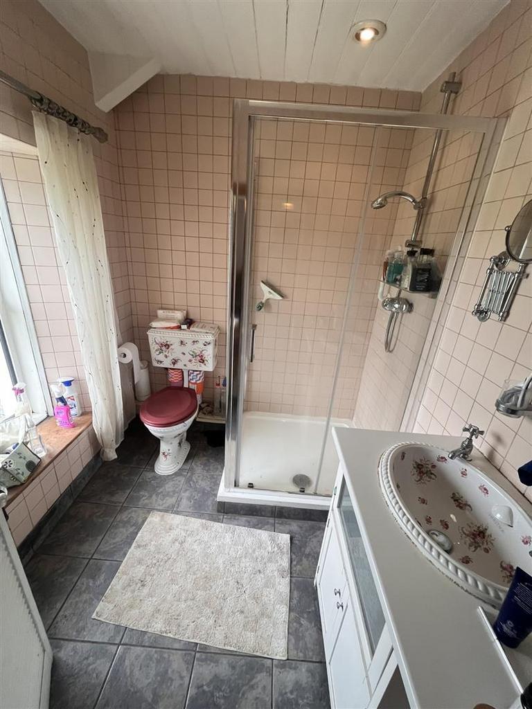 Ensuite shower room