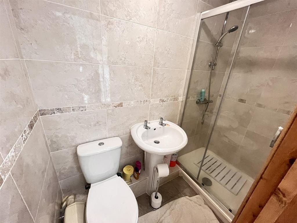 Ensuite shower room