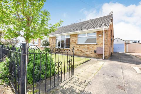 2 bedroom semi-detached bungalow for sale, Scarrington Crescent, Hull
