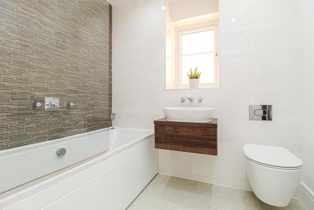 Bathroom (1).jpg
