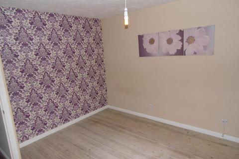 2 bedroom townhouse to rent, Hallamshire Mews, Wakefield WF2