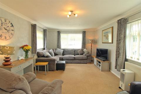 2 bedroom detached bungalow for sale, Station Road, East Winch