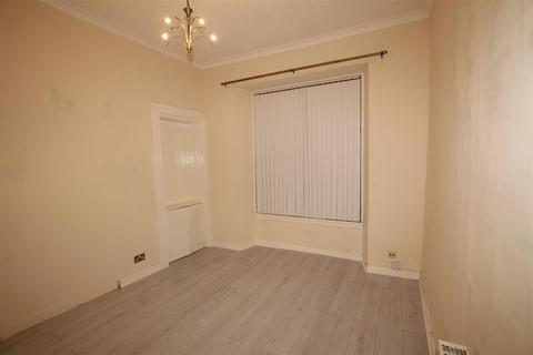 2 bedroom flat to rent, Dempster Street, Greenock PA15