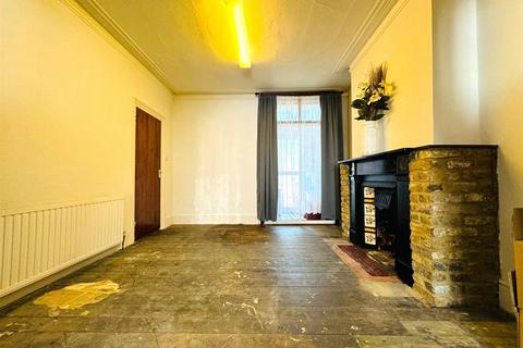 33 Wellesley Road, Ilford, IG1 4JX