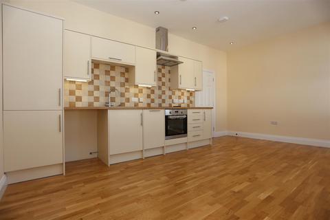2 bedroom flat to rent, Blatchington Road, Hove