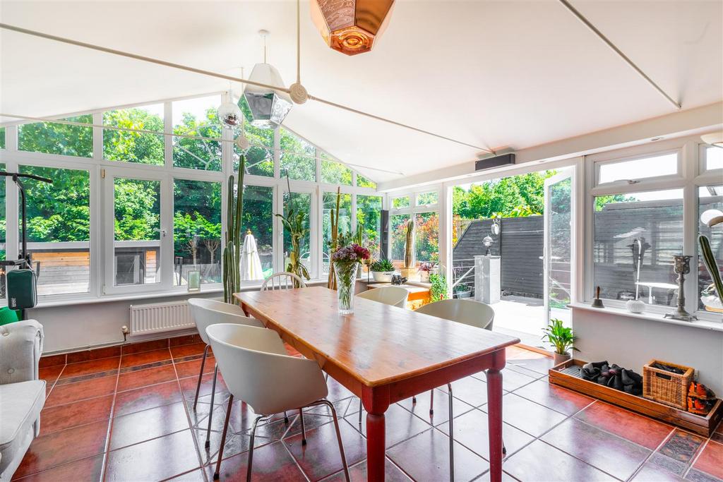 Conservatory/Dining Room