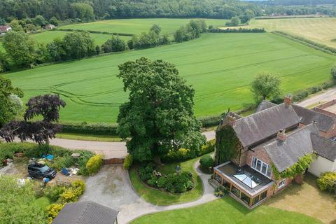 5 bedroom farm house for sale, Dolefoot Lane, Burton-On-Trent DE13