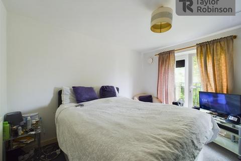 2 bedroom flat for sale, Woodfield Road, Crawley