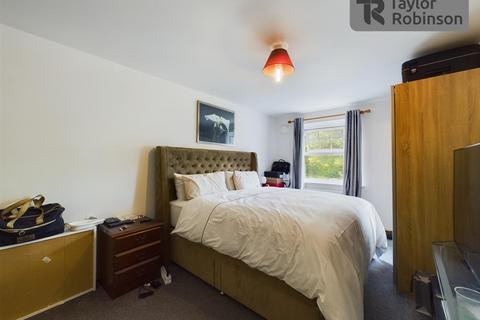 2 bedroom flat for sale, Woodfield Road, Crawley