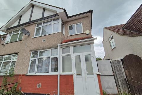 3 bedroom semi-detached house to rent, The Drive, Feltham TW14