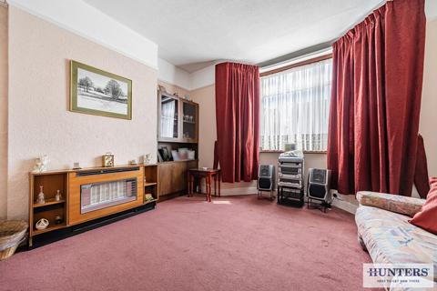 3 bedroom semi-detached house for sale, Lynmere Road, Welling