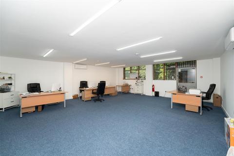 Office to rent, Lawrence Road, Hounslow TW4