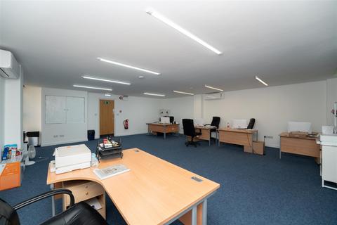 Office to rent, Lawrence Road, Hounslow TW4