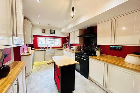 6 bedroom semi-detached house for sale, Worcester Road, Hagley, Stourbridge