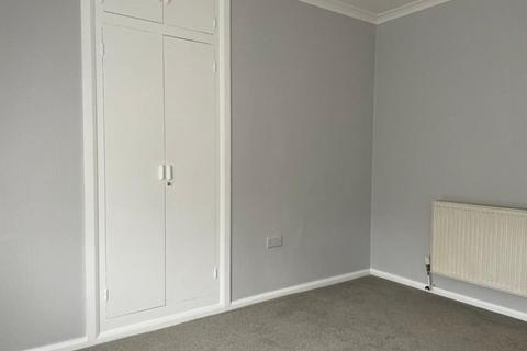 1 bedroom flat to rent, Newton Road, Hainault IG7