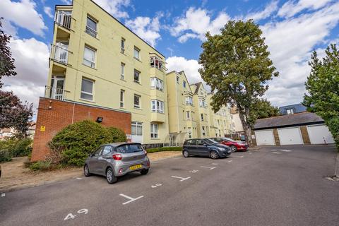 2 bedroom apartment for sale, Burleigh Court, Station Road, Westcliff-On-Sea