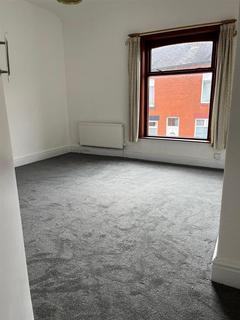 2 bedroom terraced house to rent, Huxley Street, Bolton